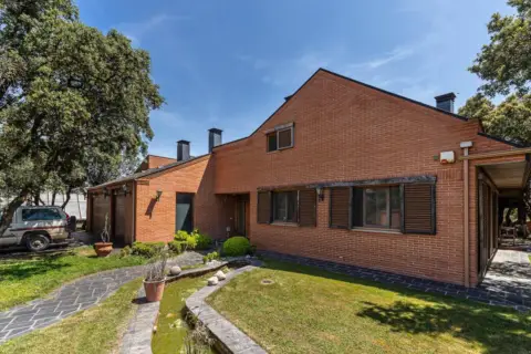 Casa unifamiliar en calle >C. Rda. Hispano-Americana, nº >