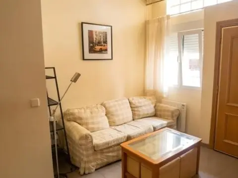 Piso en calle >C. de Matilde Landa, nº >