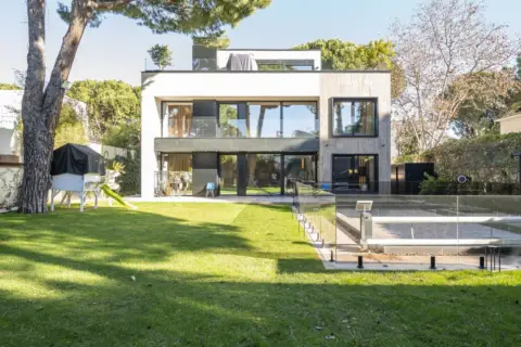 Casa unifamiliar en calle >C. Badajoz, nº >