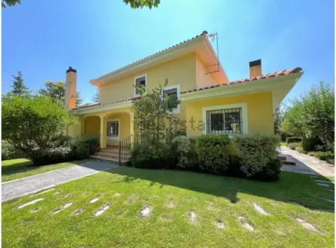 Casa unifamiliar en calle >C. Monte Valmayor, nº >