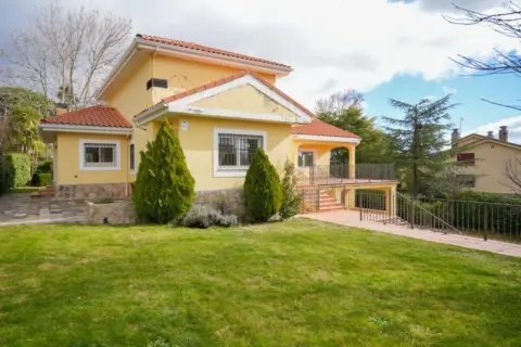 Casa unifamiliar en calle >C. Monte Valmayor, nº >