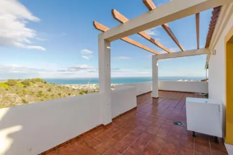Casa pareada en calle >C. Encinar, nº >