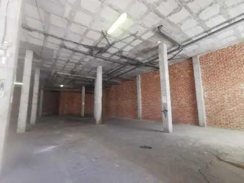 Local comercial en calle >C. Sta. Teresa, nº >