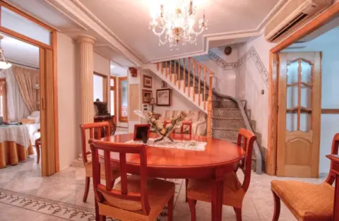 Casa pareada en calle >C. Bo. de Triana, nº >