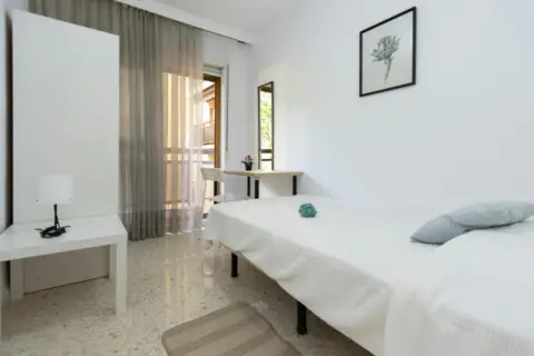 Habitación en Zona Ronda de Triana-Cartuja