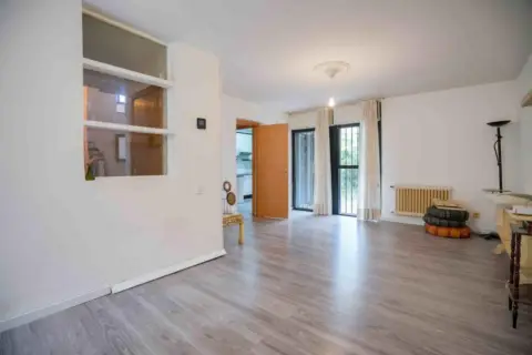 Casa pareada en calle C. de La Literatura, nº 12