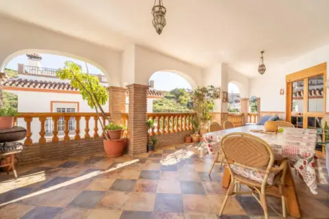 Casa pareada en calle >C. María Zambrano, nº >