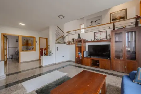 Casa unifamiliar en calle >calle Begonia, nº >