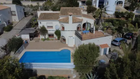 Chalet en Montesano
