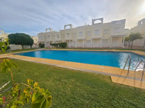 Casa adosada en 3 Buganvillas - Las Marinas