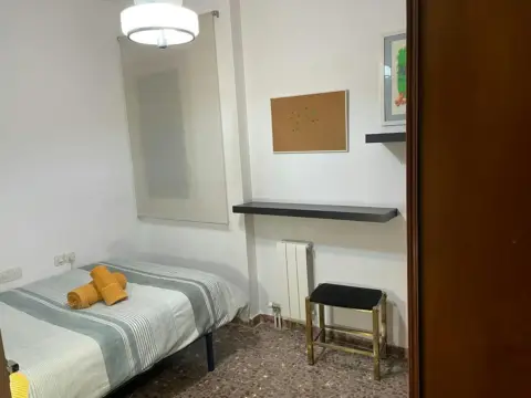 Habitación en El Camp d'en Grassot-Gràcia Nova