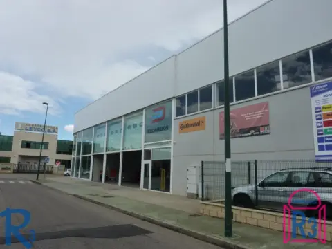 Nave industrial en Trobajo del Camino
