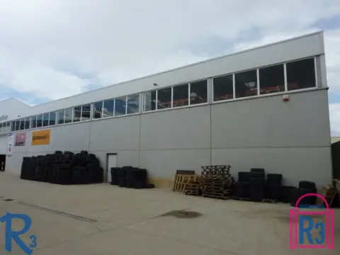 Nave industrial en Trobajo del Camino