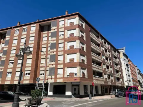Piso en calle de Luis Carmona