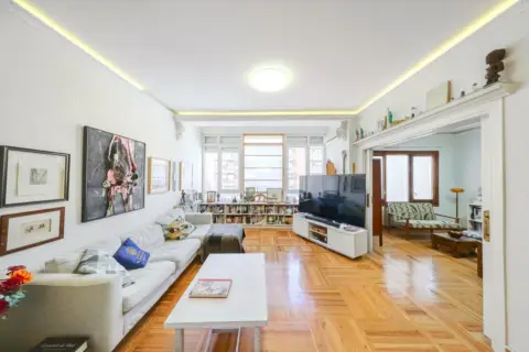 Piso en calle >Pl. del Conde del Valle de Súchil, nº >