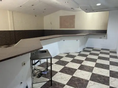 Local comercial en calle >Avenida Marques de Lacy, nº >