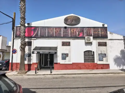 Local comercial en calle >Avenida Juan Carlos I, nº >