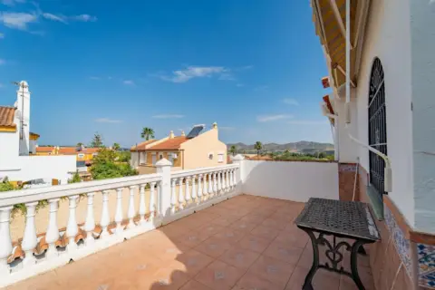 Casa adosada en calle del Sauce, nº >