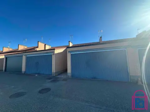Casa adosada en Urbanización Estrella de Izar