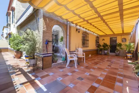 Casa adosada en calle de Antonio Machado, nº >