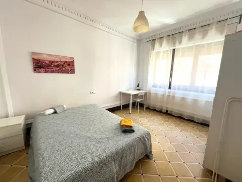 Habitación en Sant Pere-Santa Caterina-La Ribera