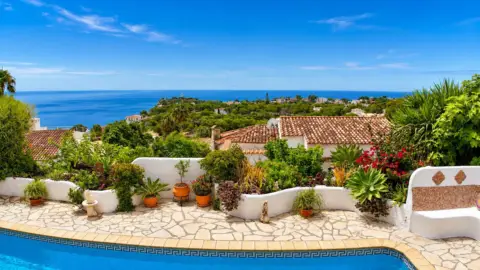 Chalet en calle de Cap Negre, 135
