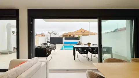 Chalet en calle de Granada, 2