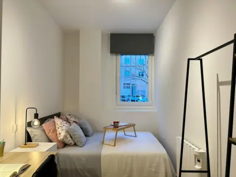 Habitación en Valderas-Los Castillos-Parque Lisboa