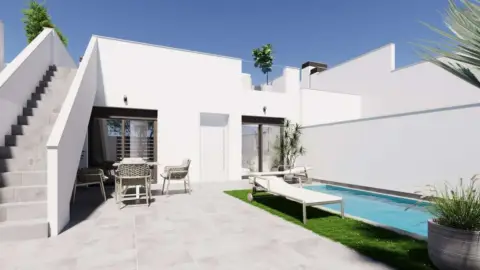 Casa en Cerca del Aeropuerto, Cerca de Campo de Golf, Campo, Cerca de Escuelas, Hospital, Zona Residencial,