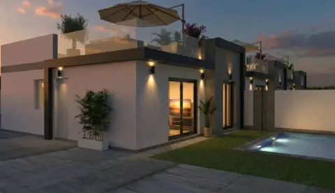 Casa en Cerca del Aeropuerto, Cerca de Campo de Golf, Campo, Cerca de Escuelas, Hospital, Zona Residencial,
