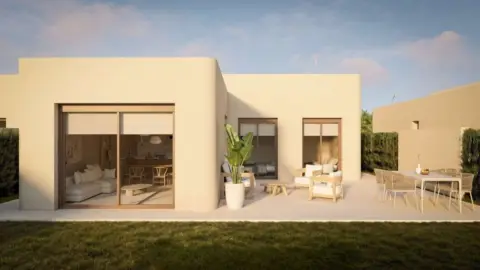 Casa en Cerca del Aeropuerto, Cerca de Campo de Golf, Campo, Cerca de Escuelas, Hospital, Zona Residencial,