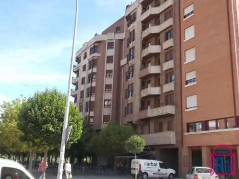 Piso en calle de Quiñones de León