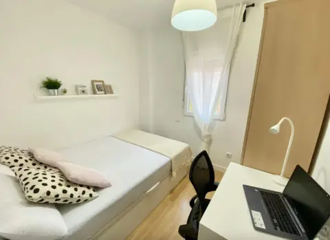 Habitación en Las Margaritas-Universidad