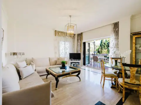 Piso en Avenida de Lola Flores, 1