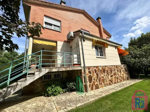 Chalet en Urbanización Monteleón