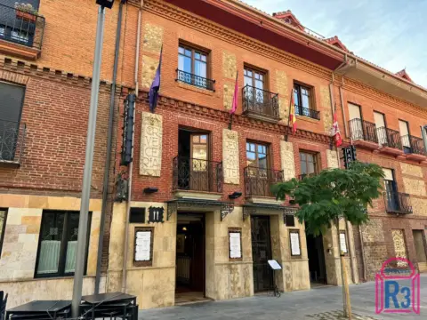 Edificio en Avenida de los Cubos