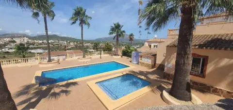 Casa adosada en calle >Urb. Las Mimosas, nº >