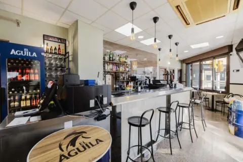 Local comercial en calle >Av. Fátima, nº >