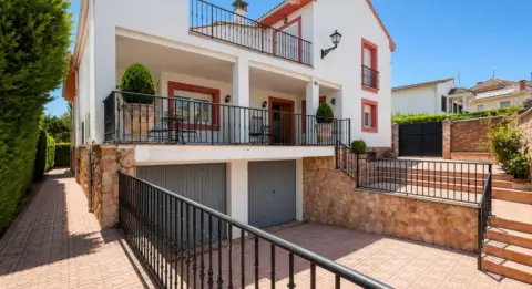 Casa unifamiliar en calle del Sol Naciente, nº >