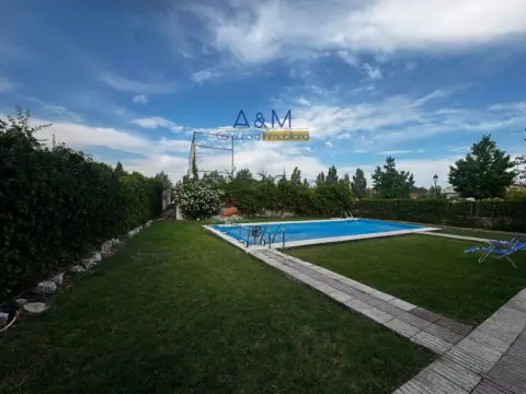Chalet en Viana de Cega