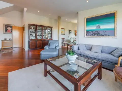 Ático en calle P.º del Hontanar, nº 1