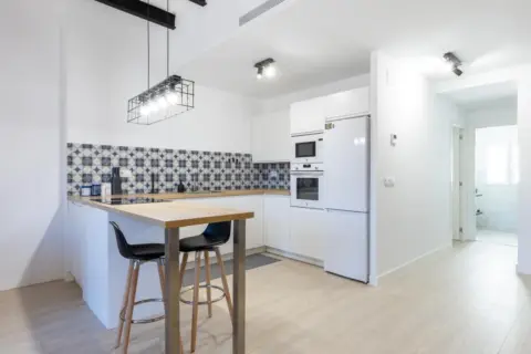 Piso en calle >C- de Villena, nº >