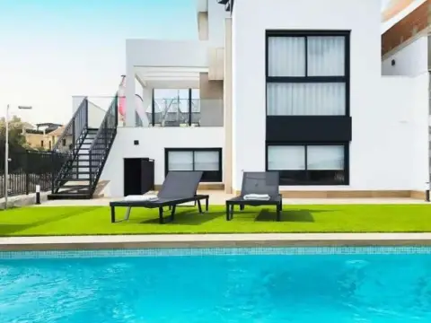 Casa pareada en calle >calle Orihuela 511  Algorfa, nº >