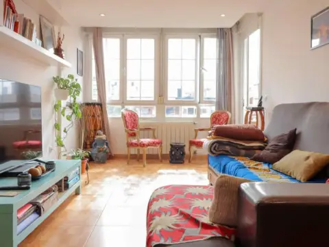 Piso en calle >C. de los Monegros, nº >