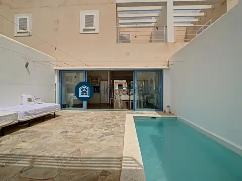 Dúplex en Cala Tarida