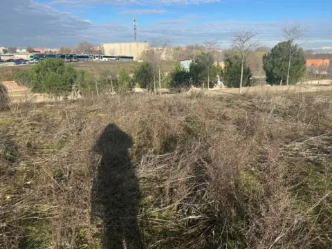 Terreno en calle >Av. de los Rosales, nº >