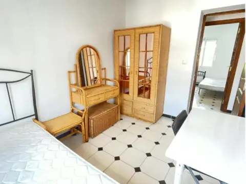 Habitación en Barrio León-El Tardón-Blas Infante