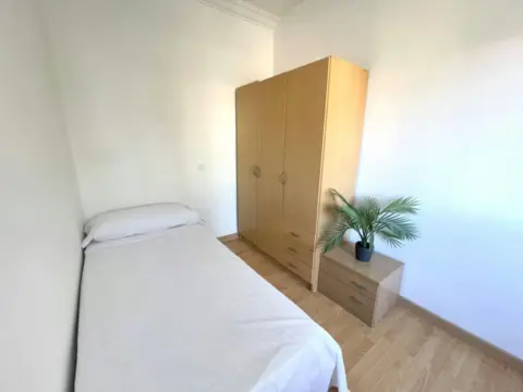 Habitación en Barrio León-El Tardón-Blas Infante