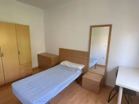 Habitación en Barrio León-El Tardón-Blas Infante