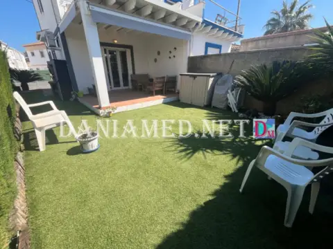 Chalet en Deveses Playa